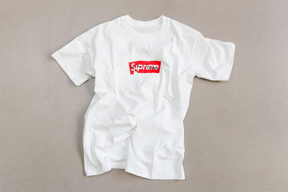 supreme shirt hong kong